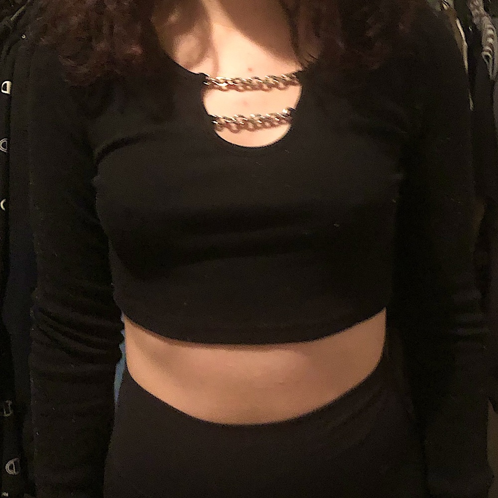 Enigma Ribbed chain crop top